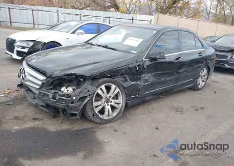2011 Mercedes-Benz C 300 Sport из США, поврежденный, VIN WDDGF5EB8BA524987